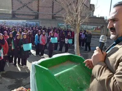 نواخته‌شدن زنگ جشن پیروزی برجام در مدارس سلماس