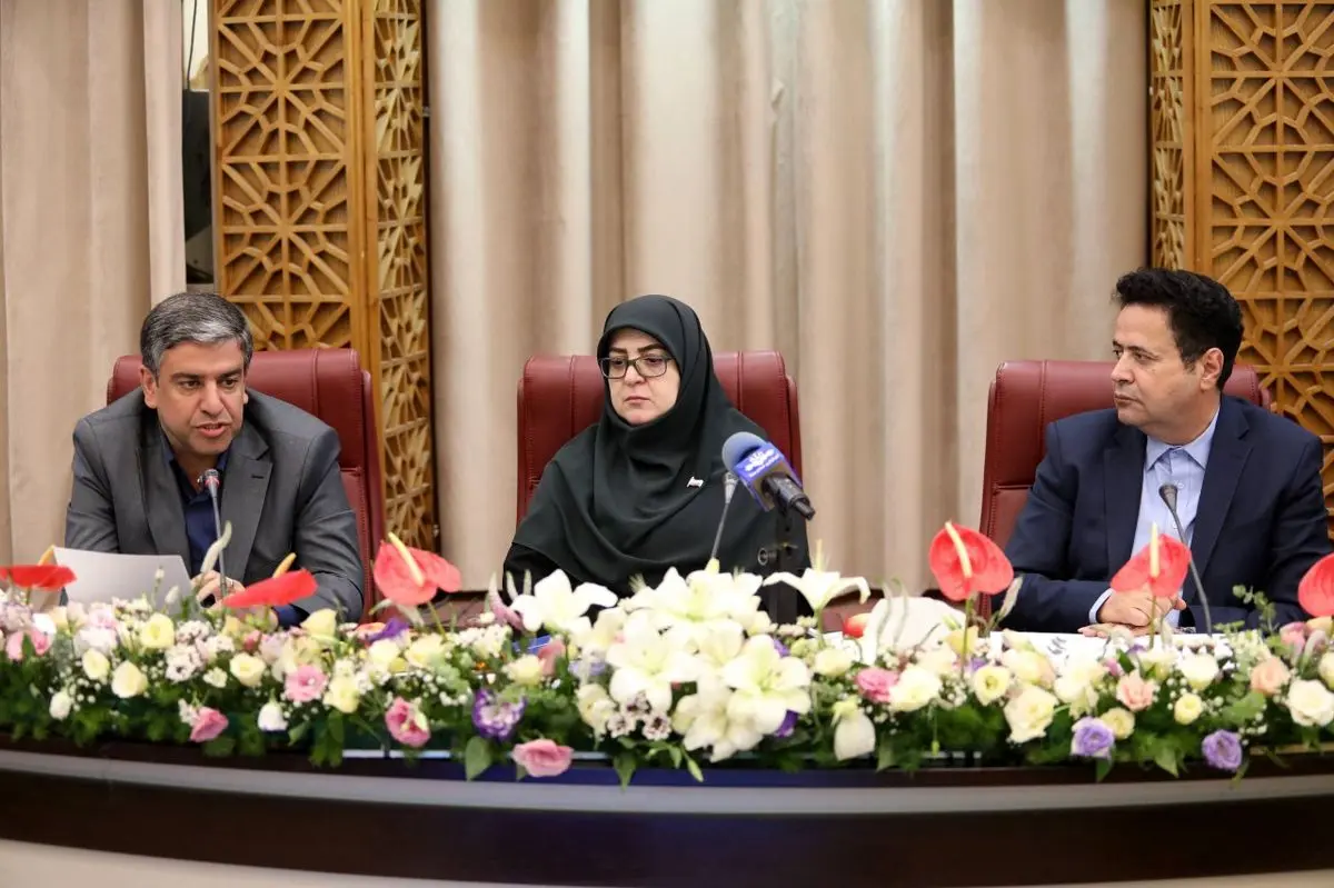 در سیاستگذاریها با صاحبان فرایندها مشورت میکنیم