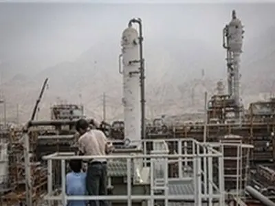 ۴ برج فوق سنگین پالایشگاهی وارد فاز ۱۴ پارس جنوبی شد