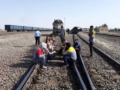 ۱۹ روز اعتراض کارگران خطوط ابنیه فنی راه آهن در سکوت مسئولان 