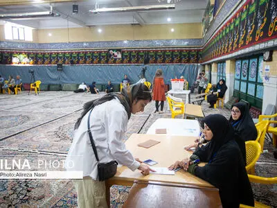 إیران.. تمدید التصویت في الجولة الثانیة من الانتخابات الرئاسیة