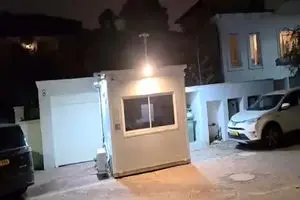 وزیر کابینهٔ نتانیاهو صهیونیست‌ها را به پناهگاهش راه نداد + فیلم