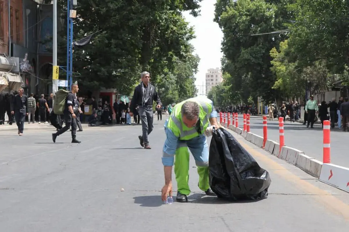 تلاش  ۴۰۰ پاکبان در روز تاسوعا برای پاکیزگی شهر ارومیه/حفظ چهره پاک شهر در سوگ حسین(ع)