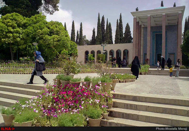 نگاهی به جاذبه های گردشگری شهر تاریخی شیراز-مقبره سعدی