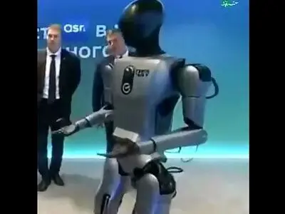 رقص ربات برای پوتین در مسکو + فیلم