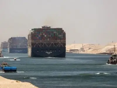 درآمد مصر از کانال سوئز نصف شد 