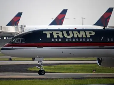 فرود اضطراری هواپیمای ترامپ به دلیل نقص فنی