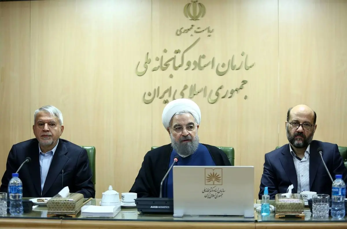 حسن روحانی ۲۵ هزار جلد کتاب به کتابخانه ملی اهدا کرد