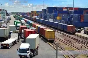 ترخیص ۱۴ هزار تن کالای اساسی از گمرکات آذربایجان‌شرقی