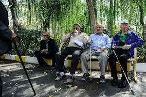 بیمه دی: مسئولیت  کسر مبالغ از حقوق بازنشستگان کشوری با صندوق بازنشستگی است
