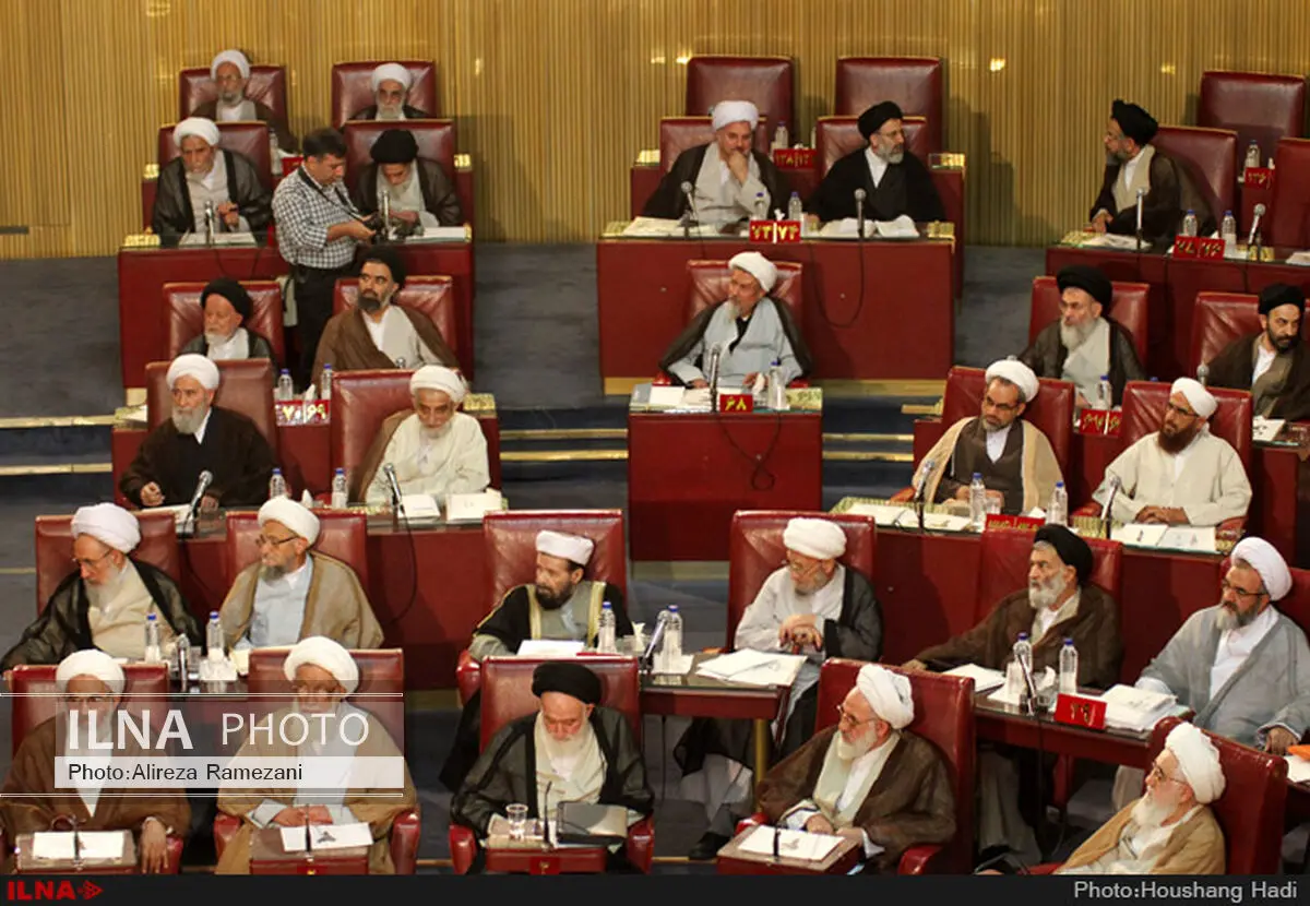 نشست اعضای خبرگان دوره پنجم با آیت الله جنتی 
