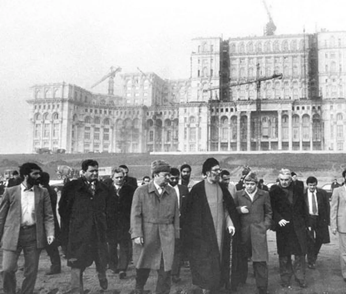 حضرت آیت‌‎الله خامنه‌ای در یوگسلاوی (عکس)