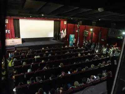 مراسم رونمایی از نسخه مرمت‌شده «تپه‌های قیطریه» برگزار شد/ مستندی تأثیرگذار در تاریخ سینمای ایران