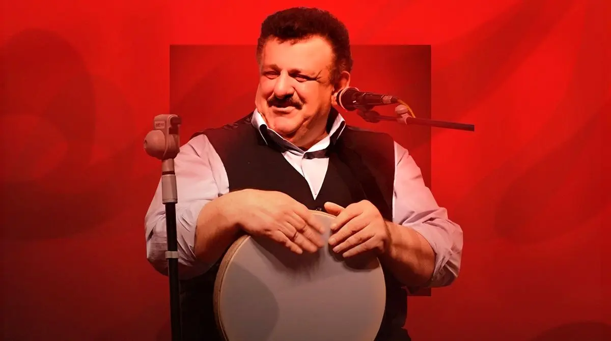 هرگز ایستاده نمیخوانم، به اعضای گروهم هم اجازه نمیدهم حرکات اضافه انجام دهند