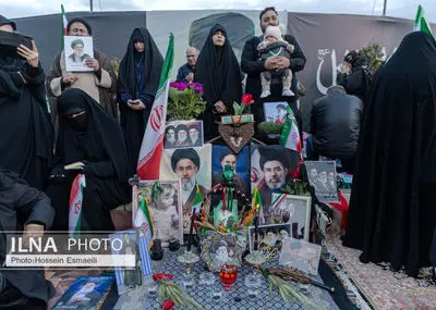 لحظه تحویل سال ۱۴۰۵ در میدان انقلاب