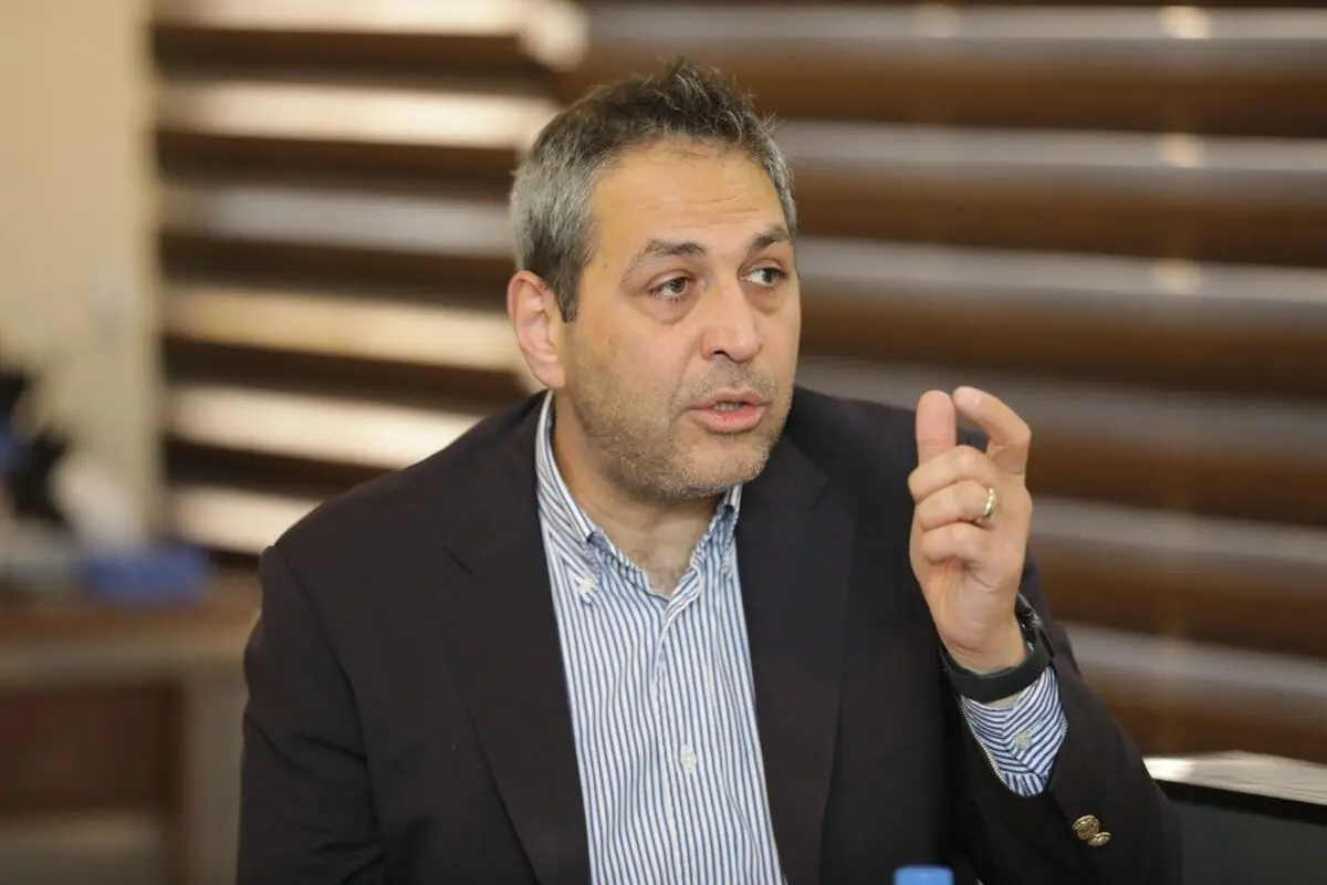 ۳۰ هزار موبایل در یک ماه اخیر اخطار قطع ارتباط دریافت کردند/ فروشندگان و خریداران دچار مشکل شده‌اند/ برای اربعین و گوشی مسافری چاره‌اندیشی شود