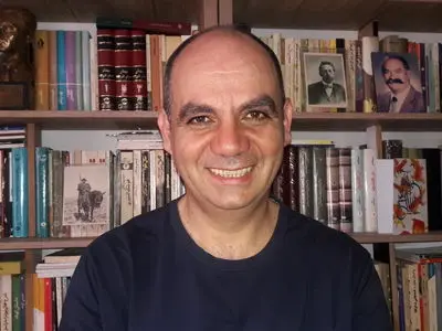 داستان‌نویسی عاقبت ندارد چون کسی کتاب نمی‌خواند