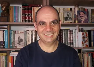 داستان‌نویسی عاقبت ندارد چون کسی کتاب نمی‌خواند