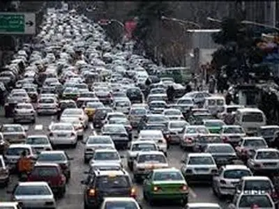 ترافیک سنگین در ۱۲ معبر بزرگراهی شهر تهران