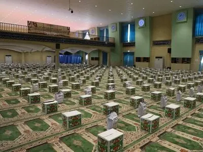 ۷۰۰ هزار بسته کمک معیشتی در کمک مومنانه توزیع شد