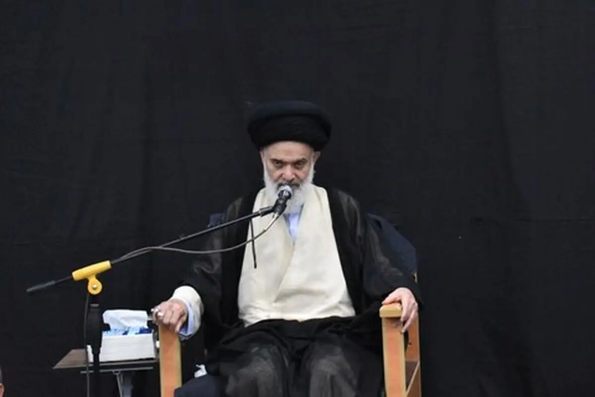 زیبا آن است که انسان هم با خدا و هم با مردم باشد