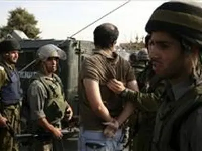 نظامیان اسرائیلی ۷۰ فلسطینی را بازداشت کردند