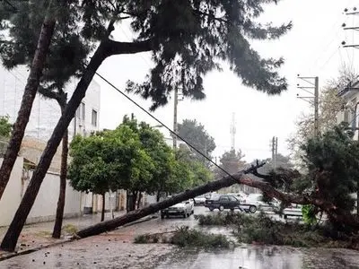 خسارت طوفان و بارندگی به زیرساخت‌های برق عسلویه