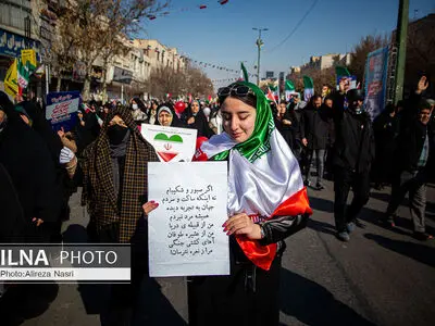 حضور حماسی مردم قزوین در راهپیمایی بیست و دوم بهمن ۱۴۰۳