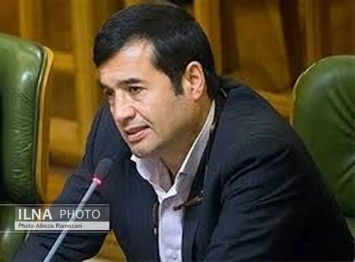 نصب آثار فرهنگی در اتوبان‌ها حواس رانندگان را پرت می‌کند