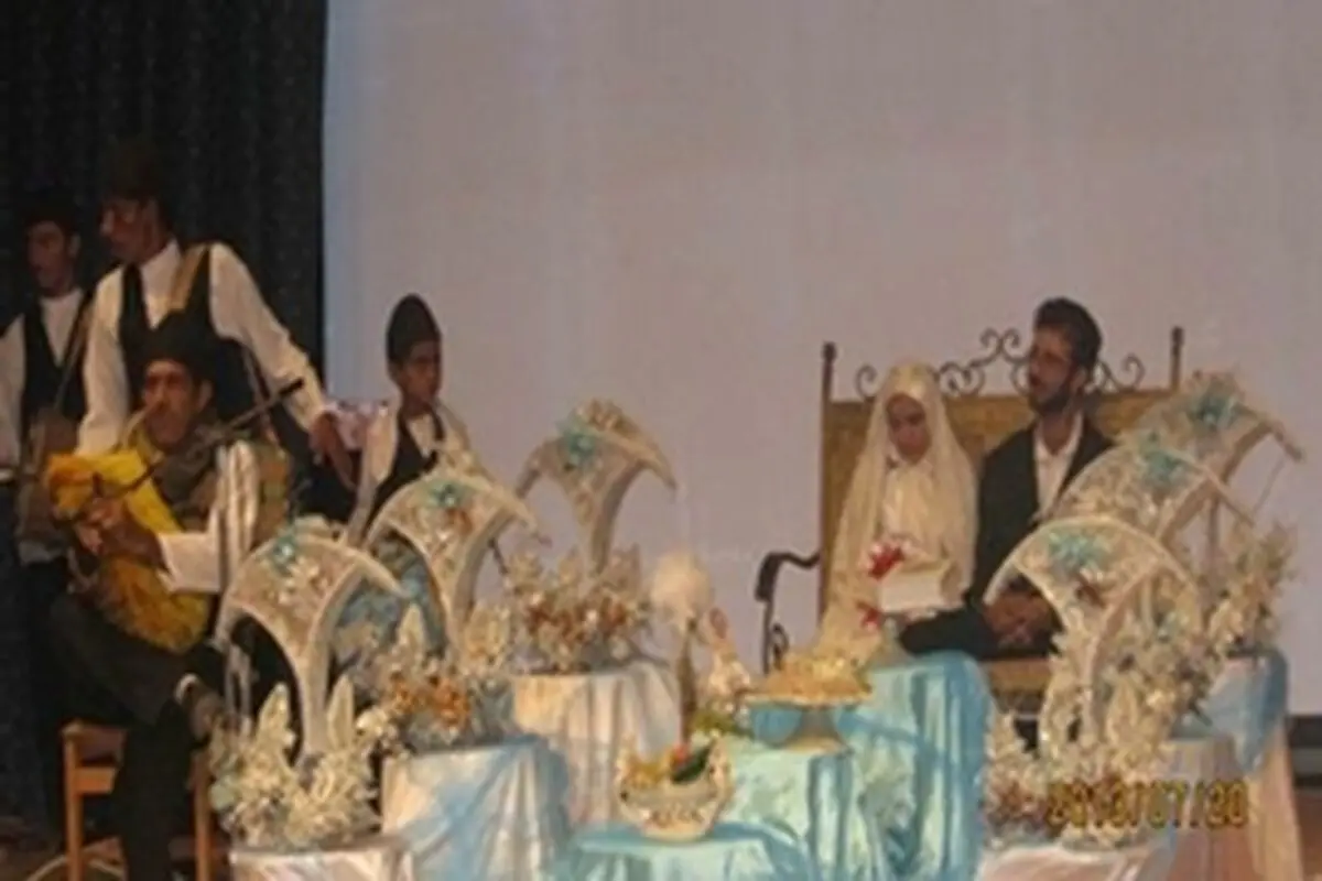 مراسم نمادین ازدواج یک زوج از کمیته امداد انجام شد
