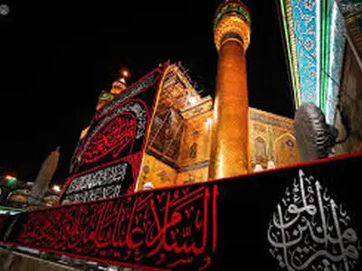 سیاه‌پوش شدن حرم امیرالمومنین در آستانه رحلت پیامبر(ص)/فیلم