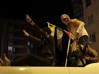 اشتباکات فی دیاربکر بعد إعلان تقدم حزب أردوغان