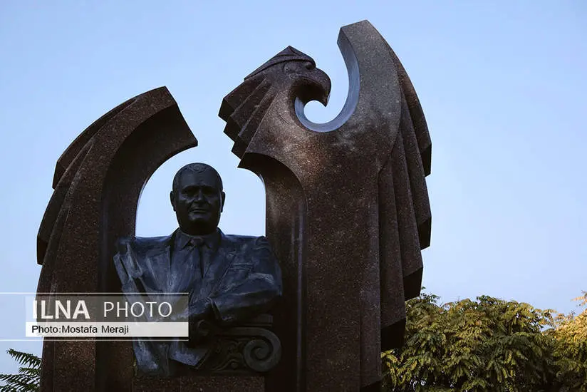 سردیس های قبرستان پانتئون کومیتاس در پایتخت ارمنستان شهر ایروان