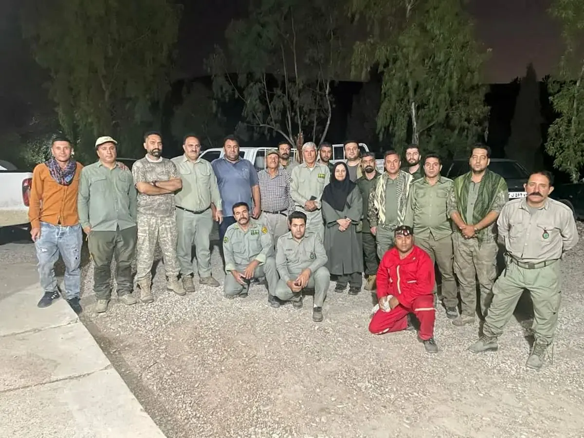 مهار دو آتشسوزی گسترده در پارک ملی بمو و یک آتشسوزی در تنگ بستانک فارس