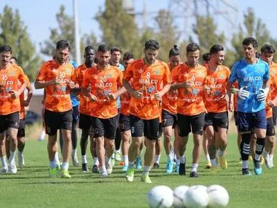 ویدیو: تمرینات آماده سازی بازیکنان آلومینیوم پیش از مصاف با مس رفسنجان