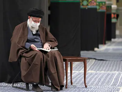 اقامة مراسم قراءة زیارة الاربعین بحضور ایة الله الخامنئی