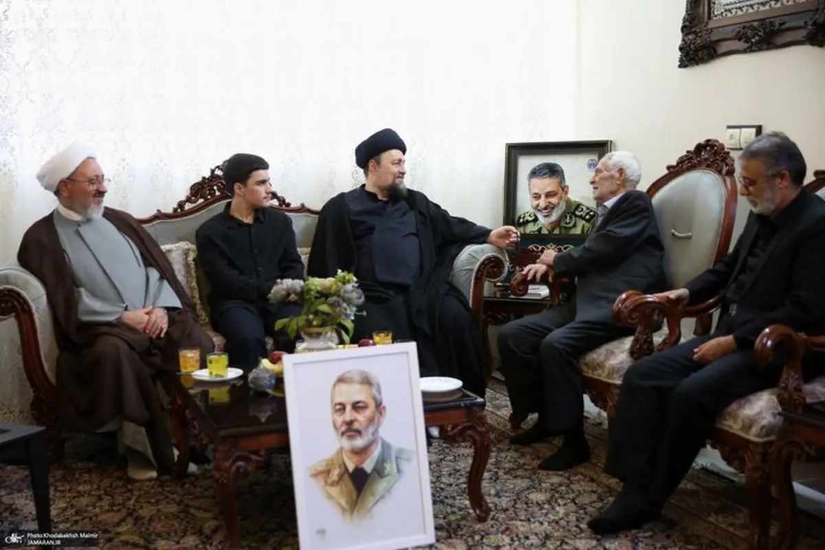 حضور سید حسن خمینی در منزل سرلشکر شهید سید عبدالرحیم موسوی