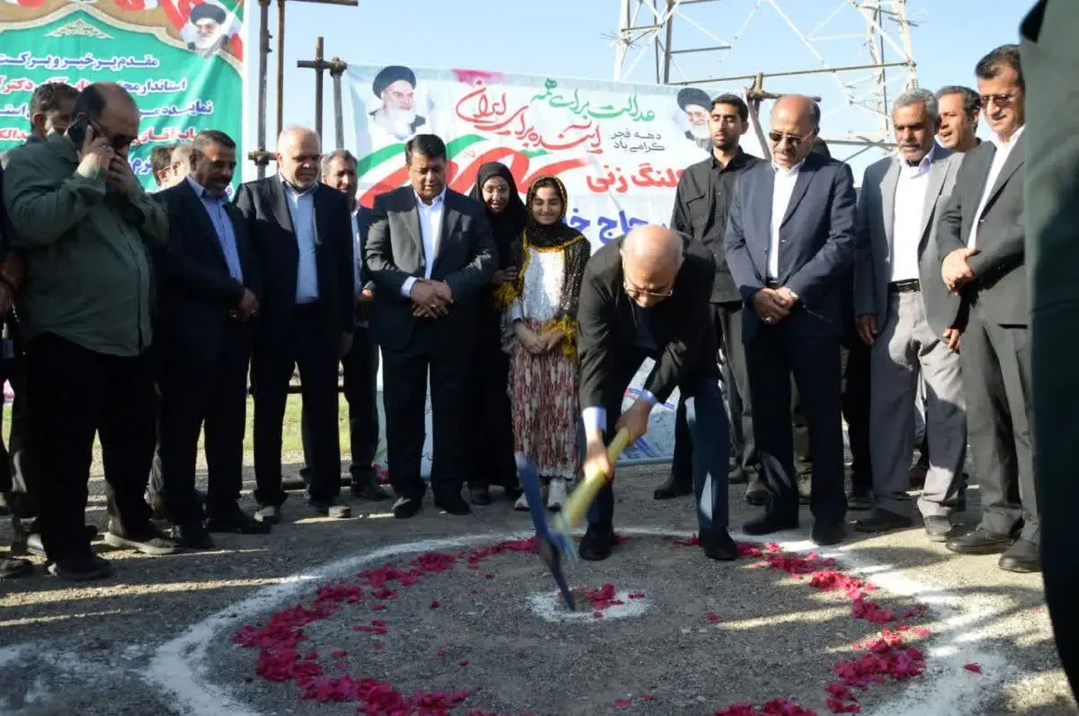 آیین کلنگ‌زنی زیرگذر روستای حاجی‌خادمی میناب با حضور استاندار هرمزگان برگزار شد