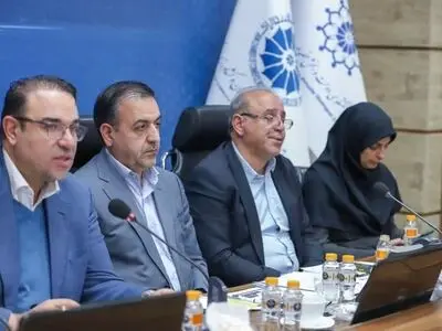 محدودیت در واردات ماشین‌آلات خط تولید، به ضد تولید تبدیل شده است / ناترازی همزمان برق و گاز در کنار هم تشدیدکننده است