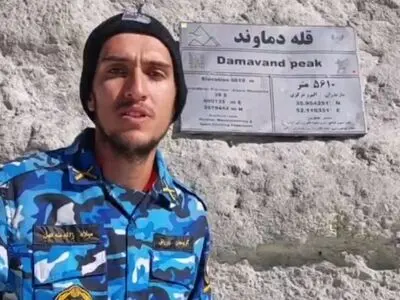 فداکاری سرباز وظیفه نهاجا برای نجات کوهنورد گرفتار در دماوند