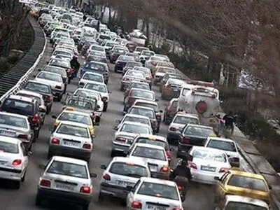 ترافیک نیمه‌سنگین در باند جنوبی آزادراه کرج_ قزوین/وزش باد شدید در کرمان و خوزستان 