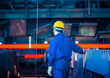 کارگران پیمانکاری فولاد شادگان: ماههاست حقوق نگرفته ایم!