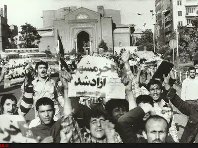 کلیپ ماندگار «شنوندگان عزیز توجه فرمایید؛ خرمشهر، شهر خون، آزاد شد»