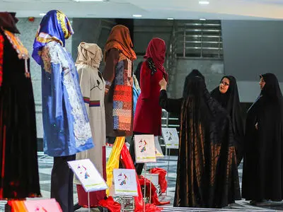 افتتاح نمایشگاه تولیدات بانوان کارآفرین سرپرست خانواده در ایوان انتظار