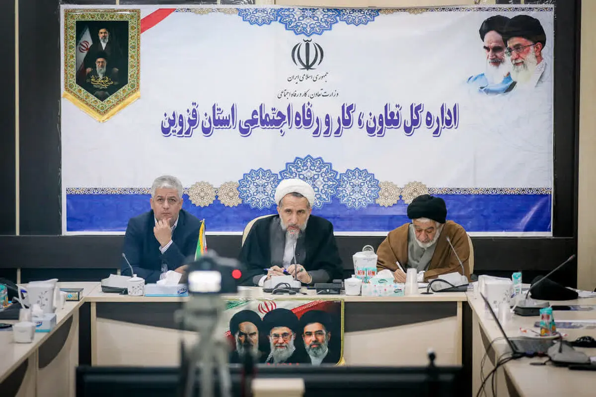پیگیر حل مشکلات کارگران بیکار شده هستیم