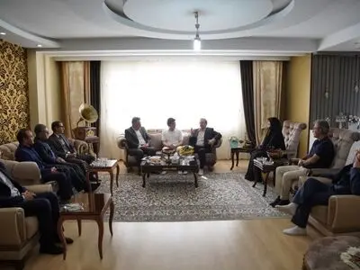 استاندار قزوین از رتبه 9 کنکور ریاضی تجلیل کرد