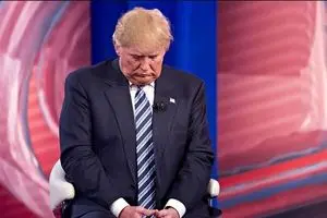 ترامپ پشتِ در ماند