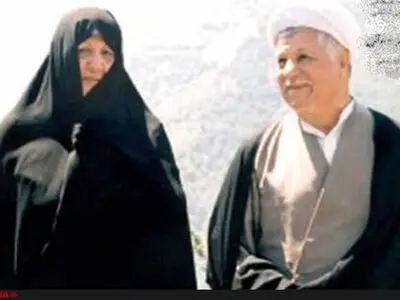 هاشمی در شرایط بحران قامت می‌کشید تا وسواسان خناس، ایران را به بیراهه نبرند