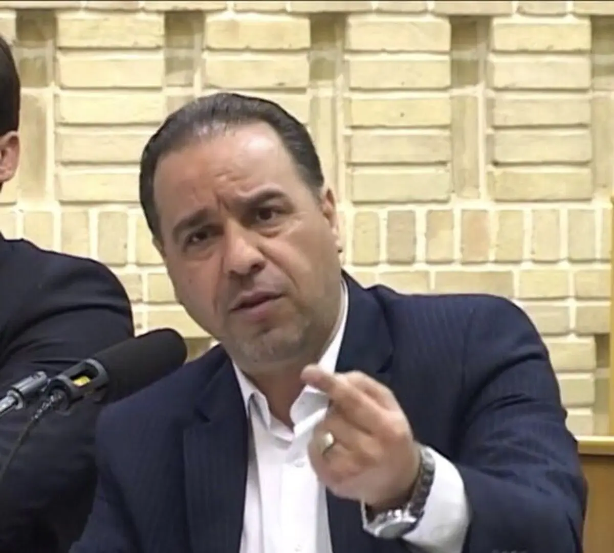 قانون نظارت بر رفتار نمایندگان، در عمل با چالش‌هایی مواجه است/ نظارت بر رفتار نمایندگان، هم درونی و هم بیرونی است/ نمایندگان به جای ورود به امور اقتصادی، به وظایف نمایندگی خود بپردازند