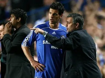 ویدئو نوستالوژی: واکنش خاص مورینیو پس از واگذاری قهرمانی به منچستریونایتد